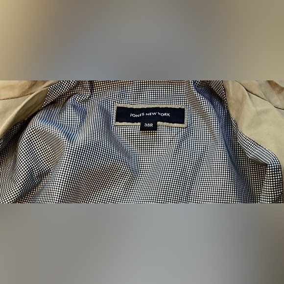 Jones of New York Men’s tan overcoat - Picture 7 of 7